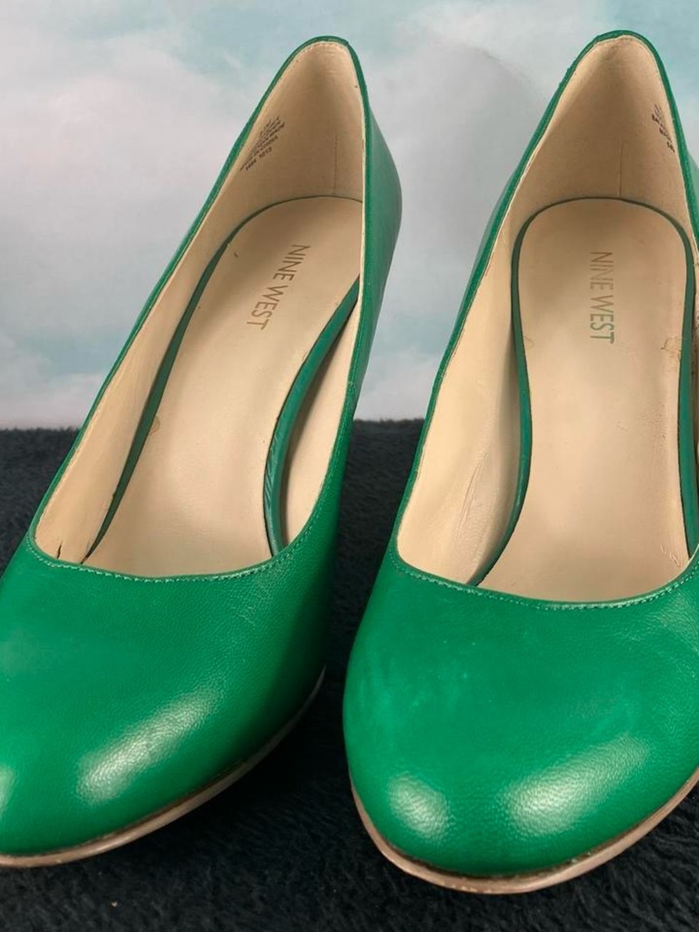 Nine West Green Leather Pumps
Size 8 1/2 M